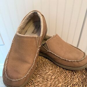CROCS  Men’s Santa Cruz Tan Slip-On Loafers Comfortable Casual Shoes. Sz 10. GUC